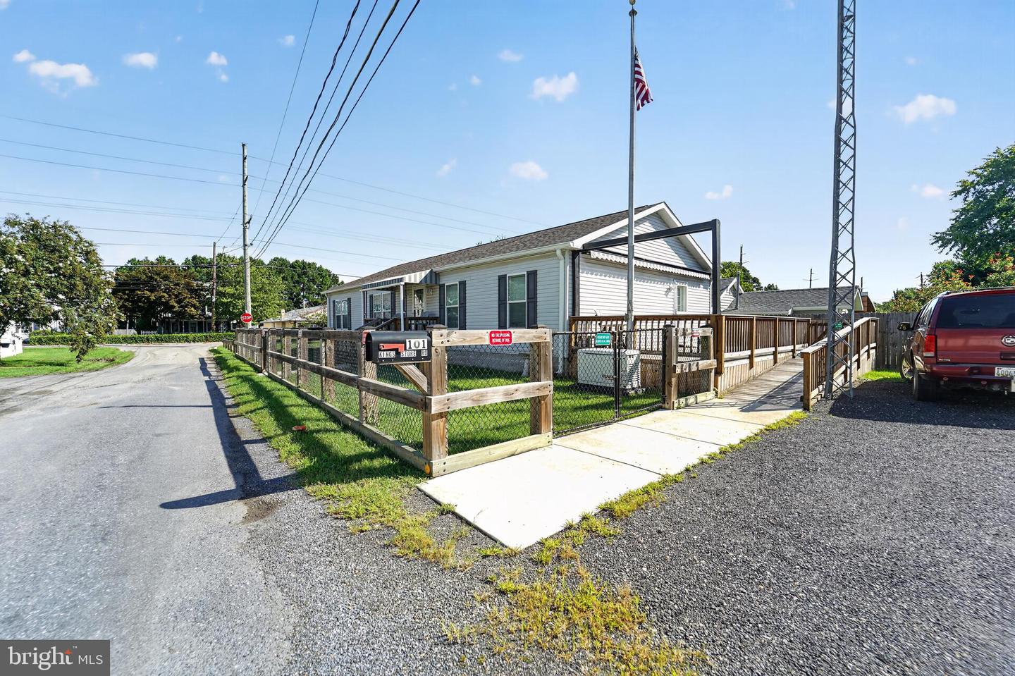 101 King Store Rd Property Photo 4