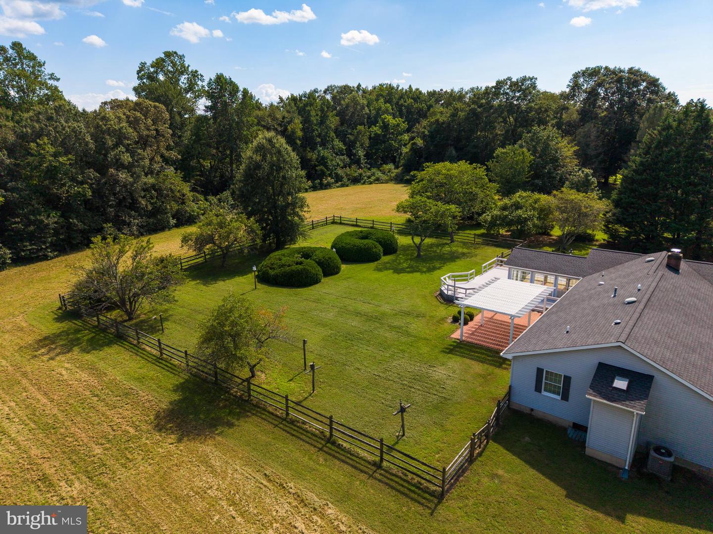 226 Lakeside Dr Property Photo 3