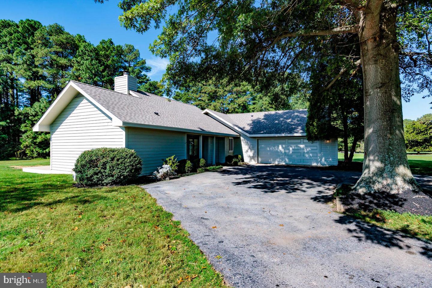 102 Golf Ct Property Photo 1