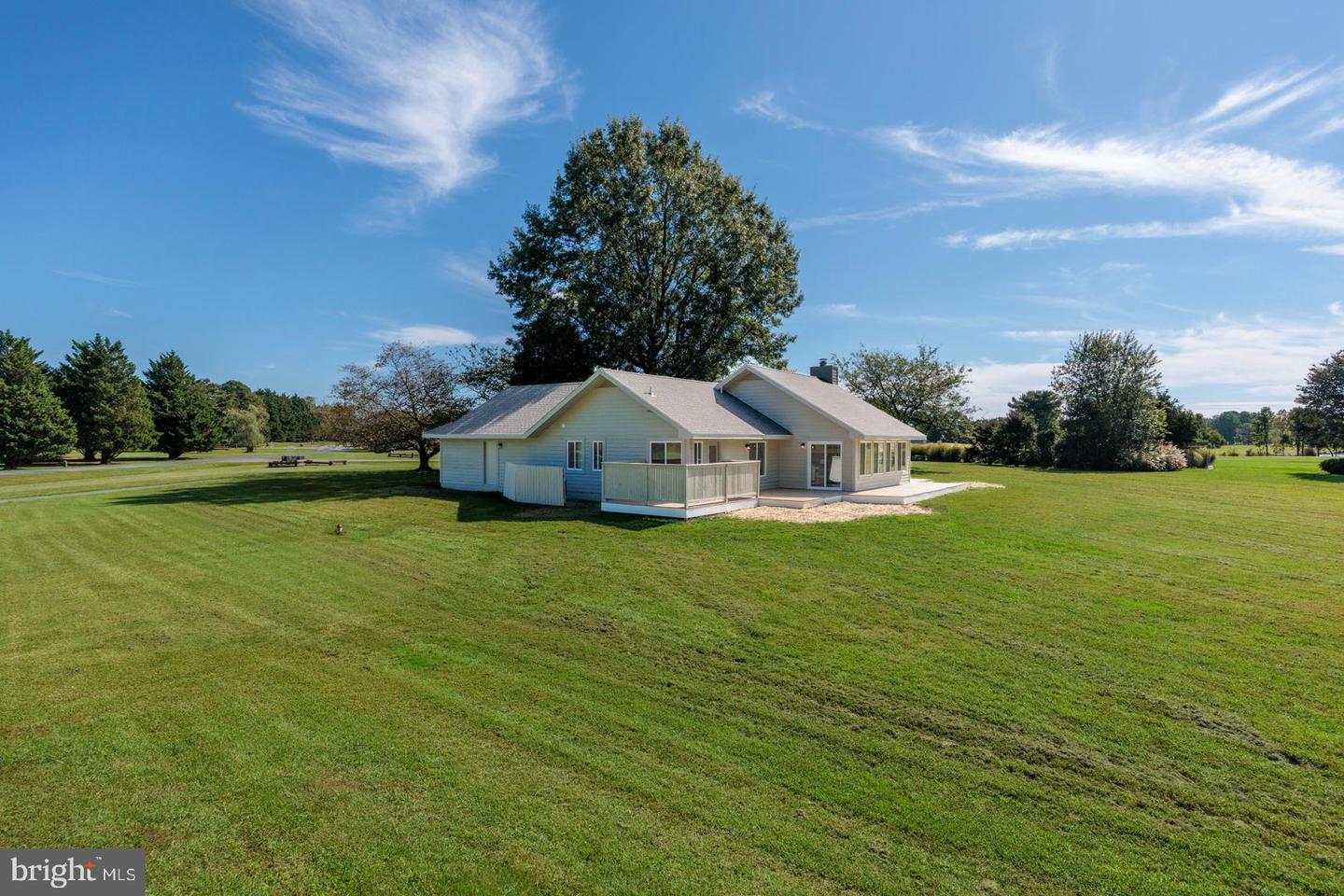102 Golf Ct Property Photo 3