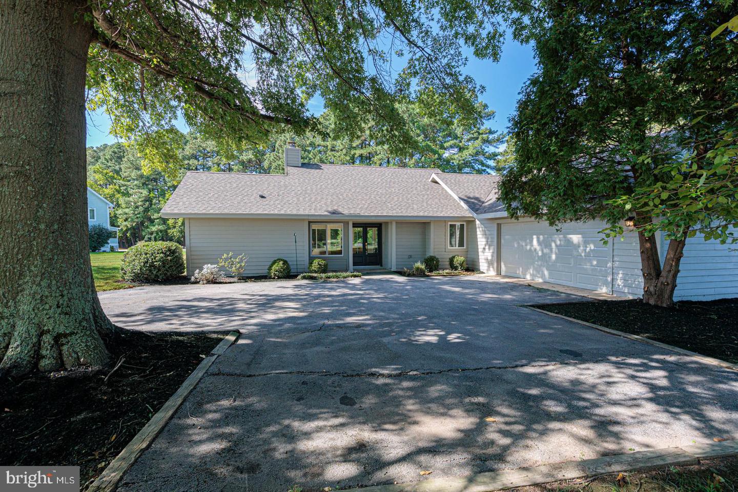 102 Golf Ct Property Photo 9