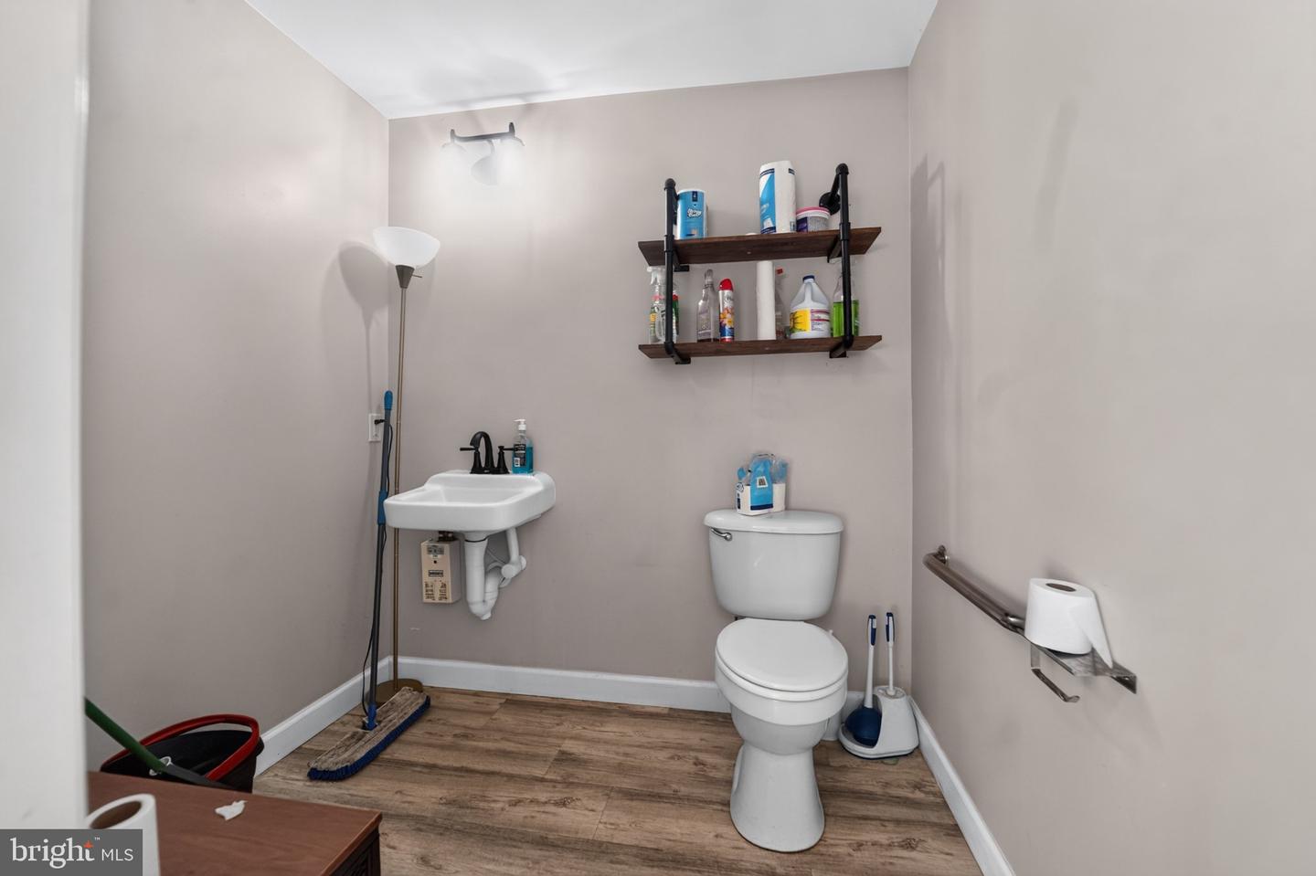 114 Saint Claire Pl Property Photo 17
