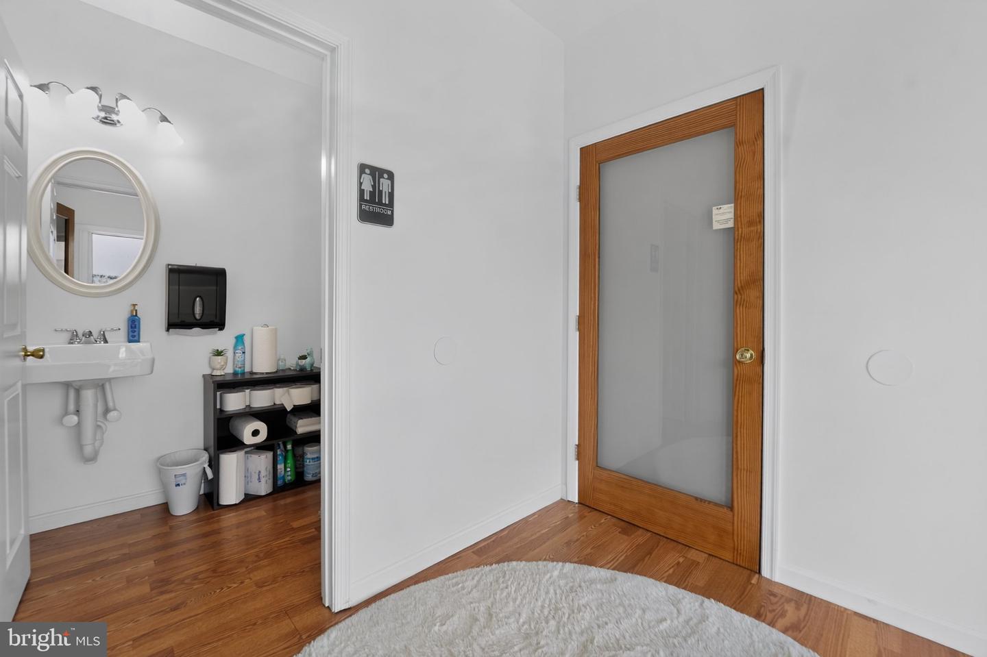 114 Saint Claire Pl Property Photo 44