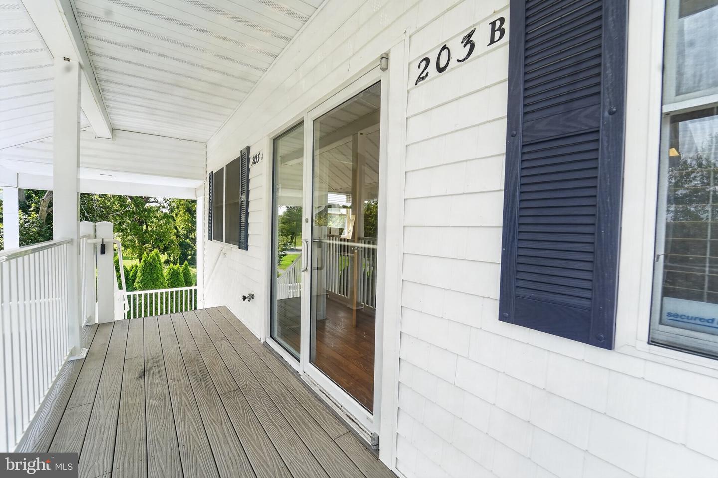 114 Saint Claire Pl Property Photo 69