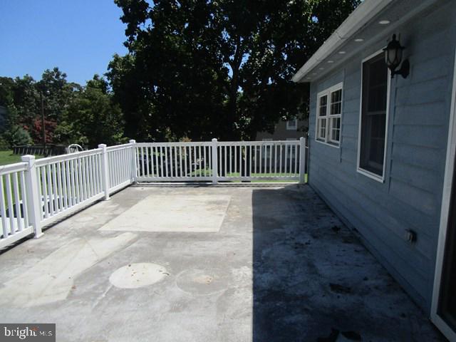 214 Broad St Property Photo 4