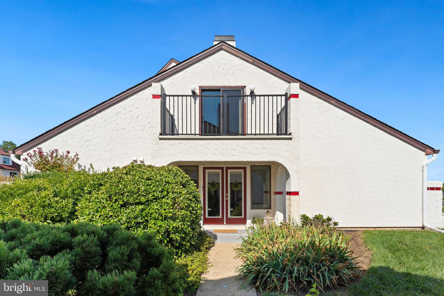 12 QUEEN ANNE WAY #J Property Photo 1