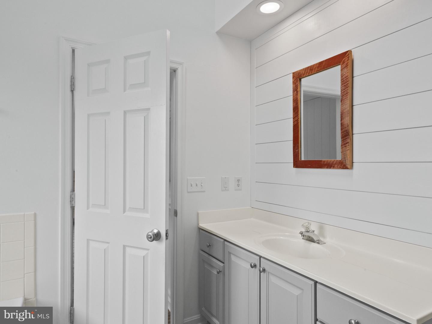 1010 Auckland Way Property Photo 30