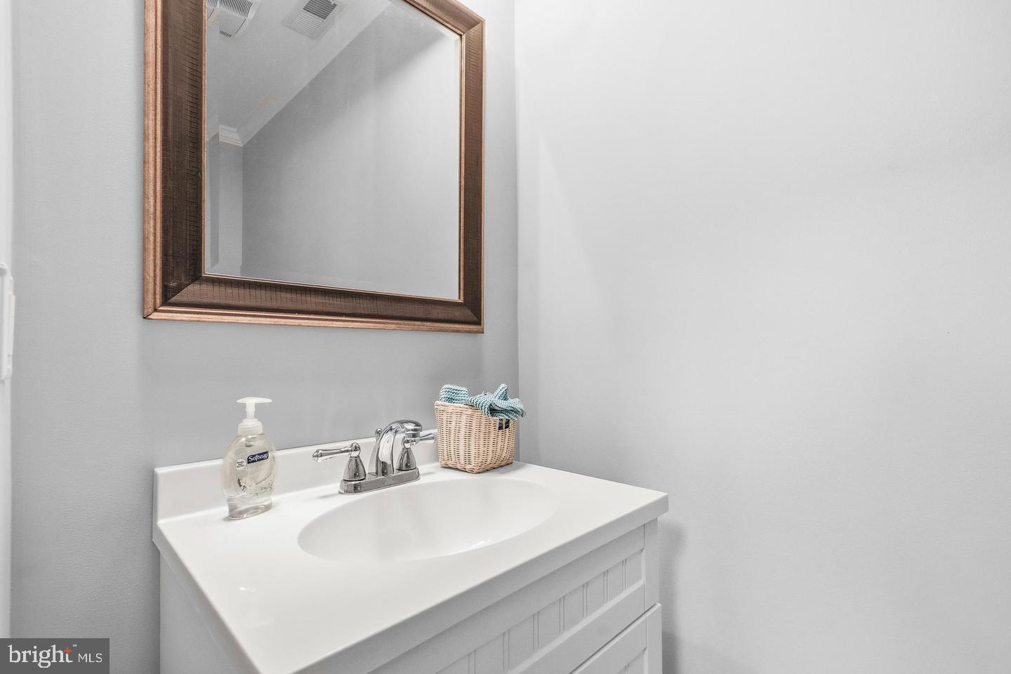 1012 Auckland Way Property Photo 10