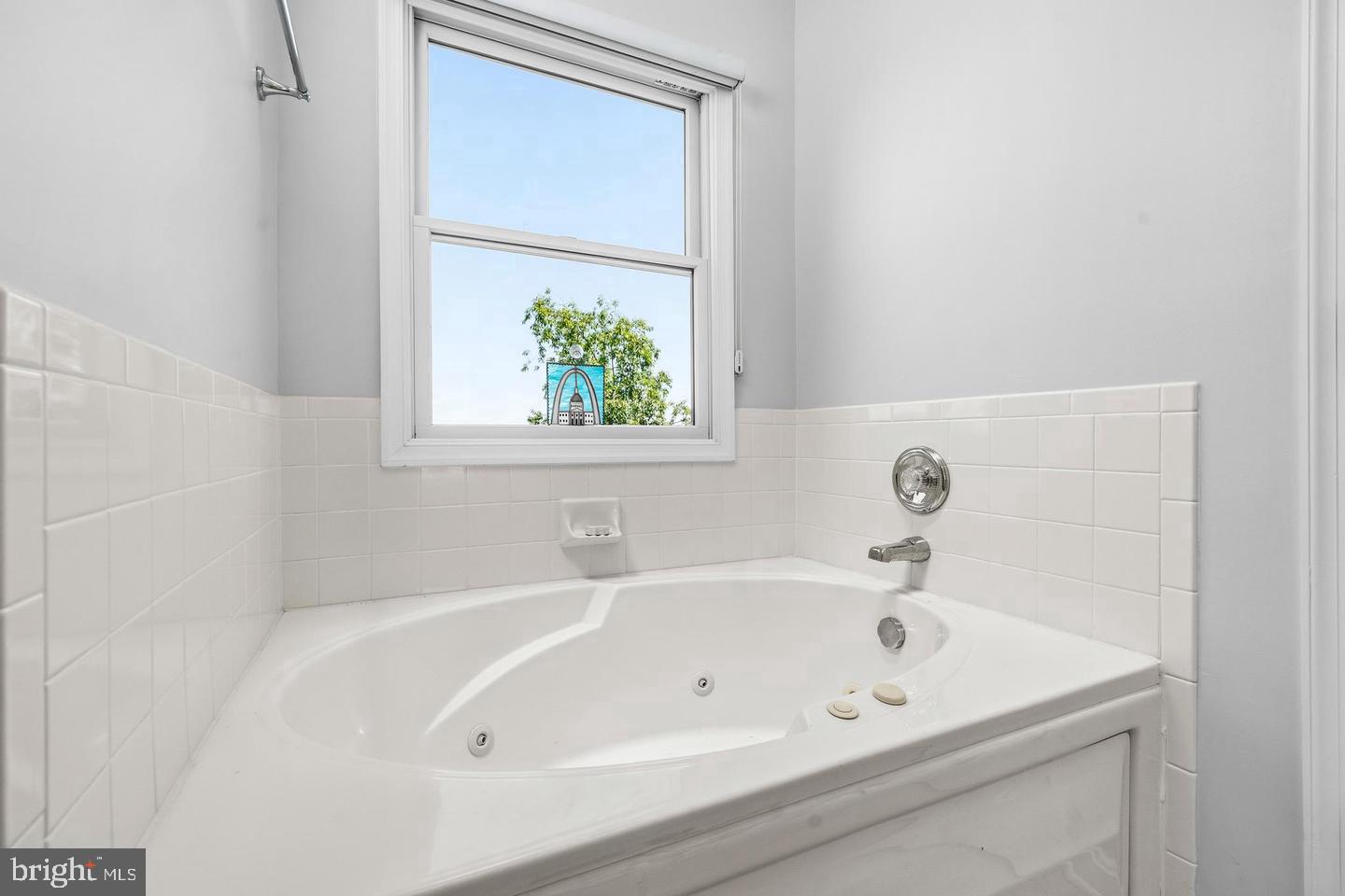 1012 Auckland Way Property Photo 18