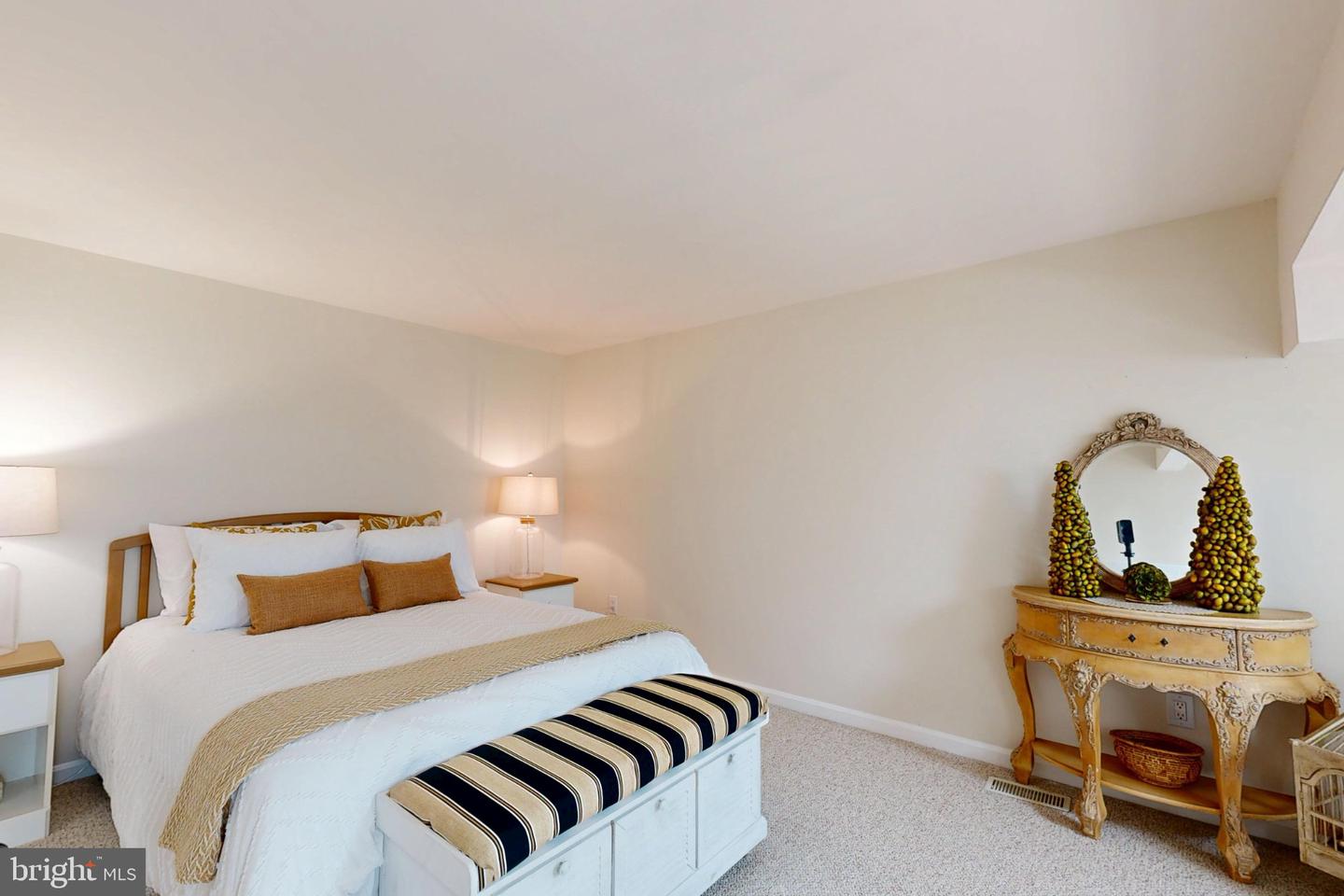15-e Queen Anne Way #e Property Photo 33