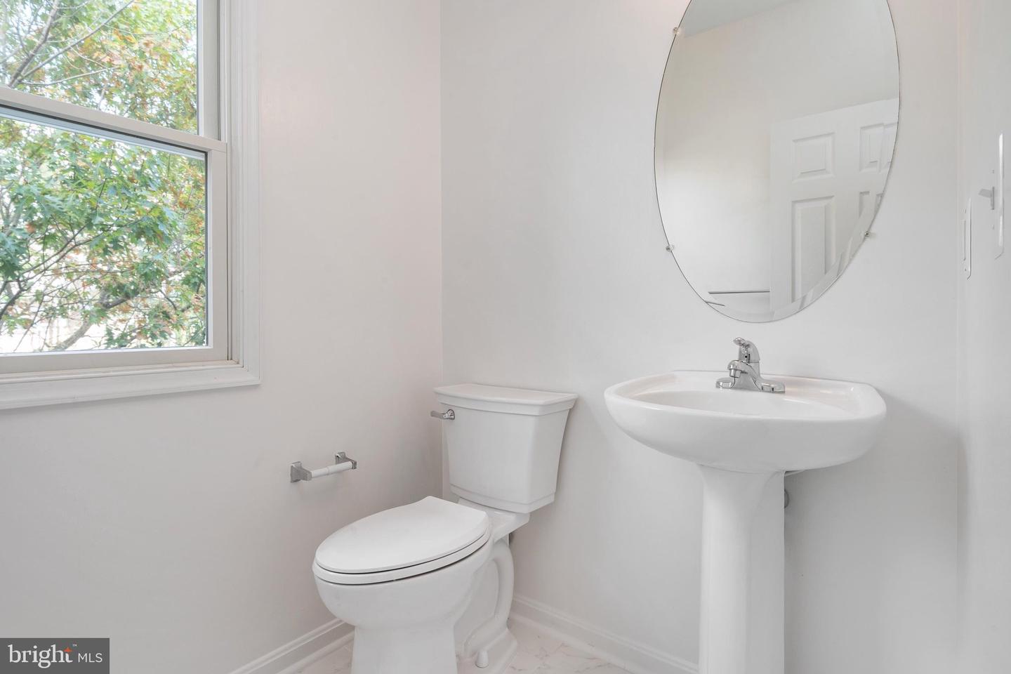 512 Auckland Way Property Photo 6
