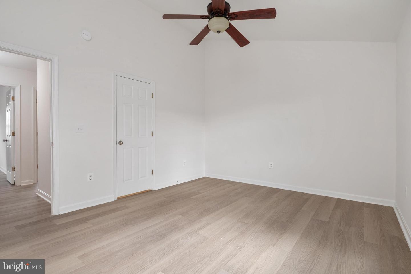 512 Auckland Way Property Photo 24