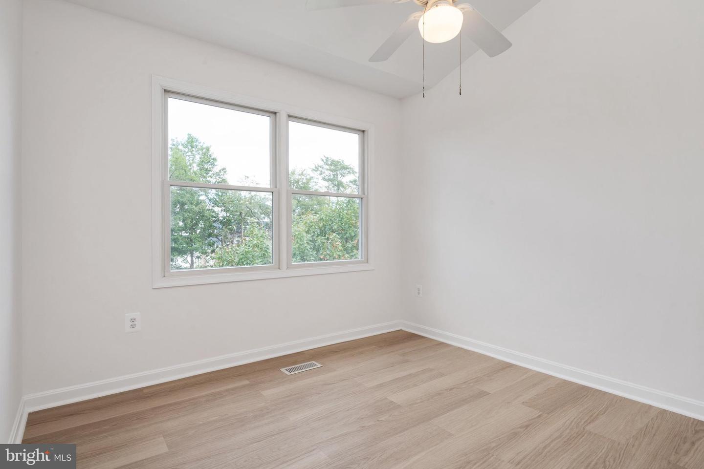 512 Auckland Way Property Photo 26
