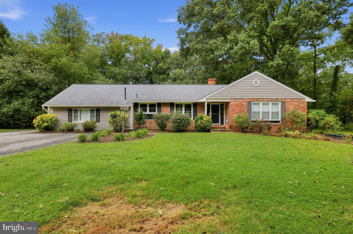 225 Hickory Ridge Dr Property Photo 2