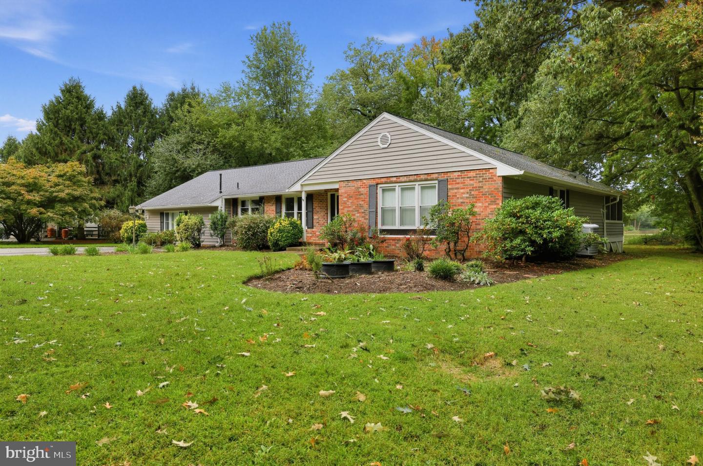 225 Hickory Ridge Dr Property Photo 3