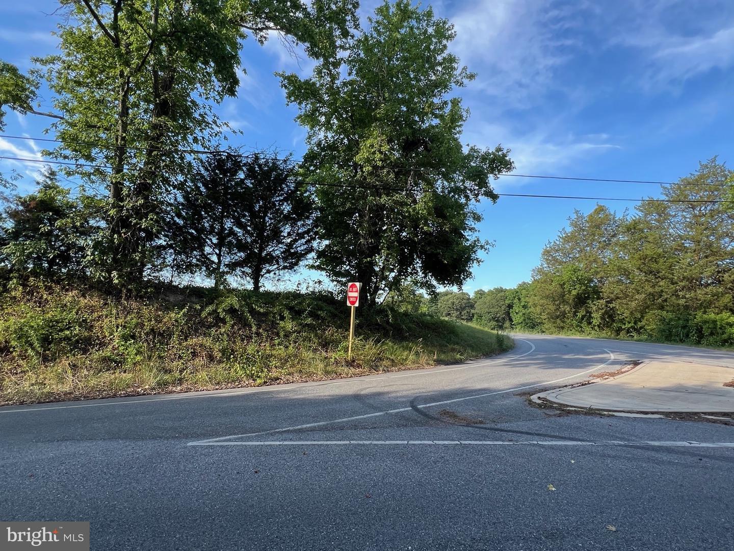 Cedar Lane Rd Property Photo 8