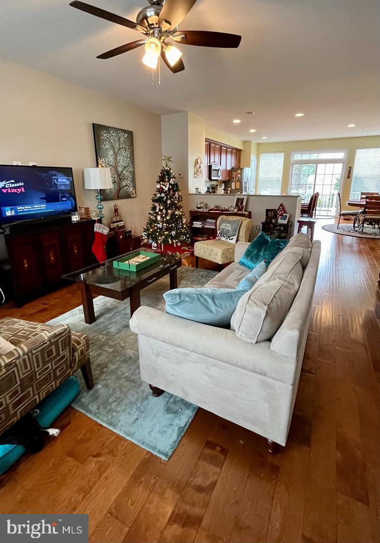 43748 Winterberry Way Property Photo 1