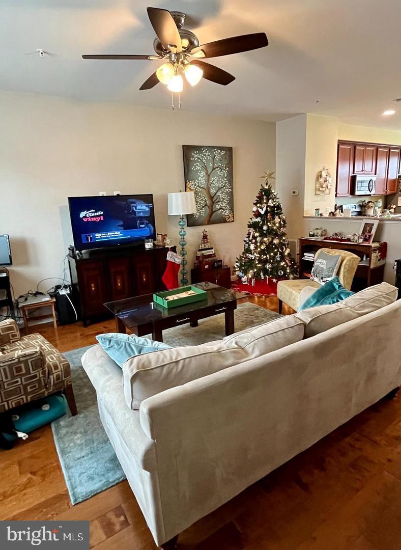 43748 Winterberry Way Property Photo 11