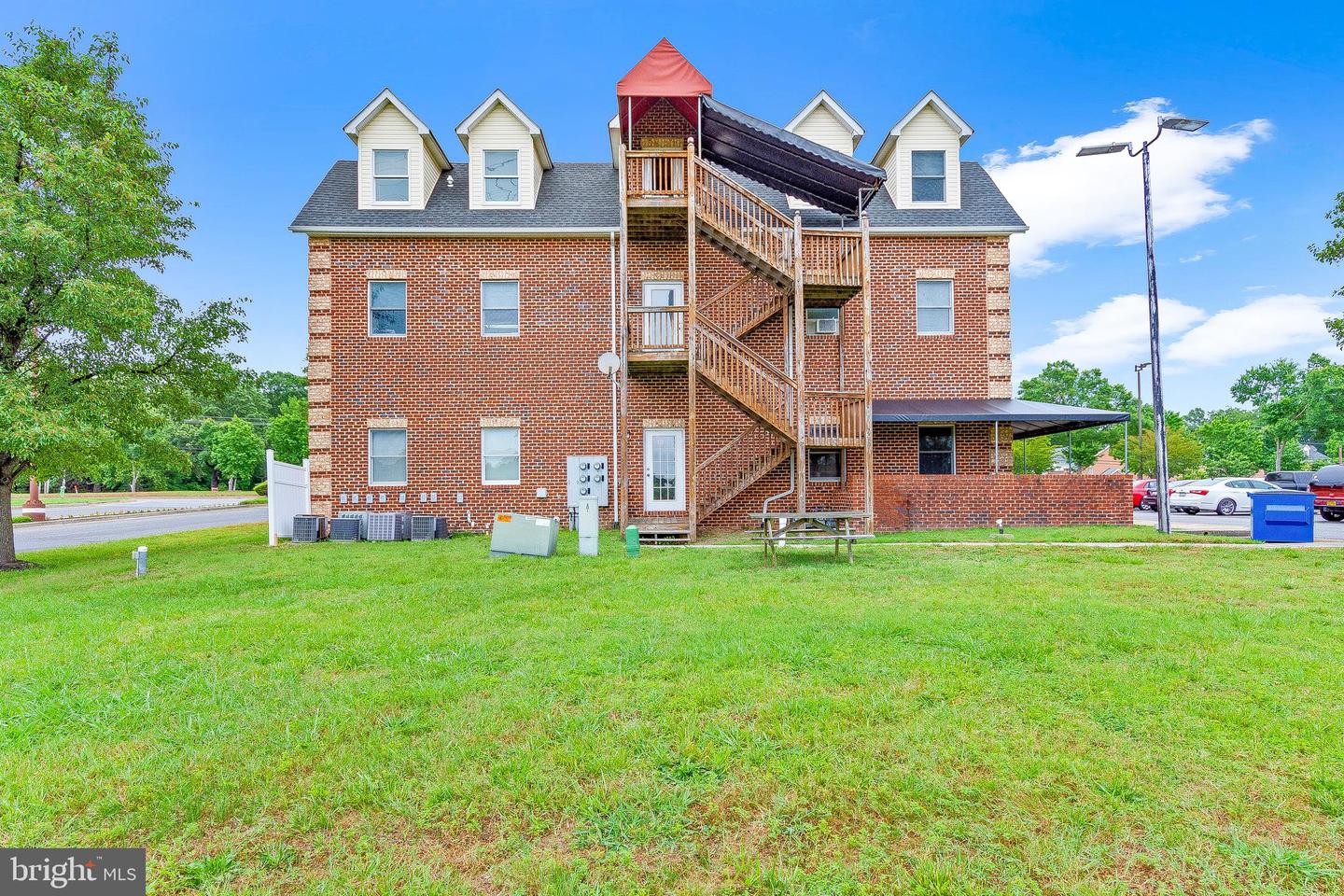 45370 Alton Ln #301-a Property Photo 6