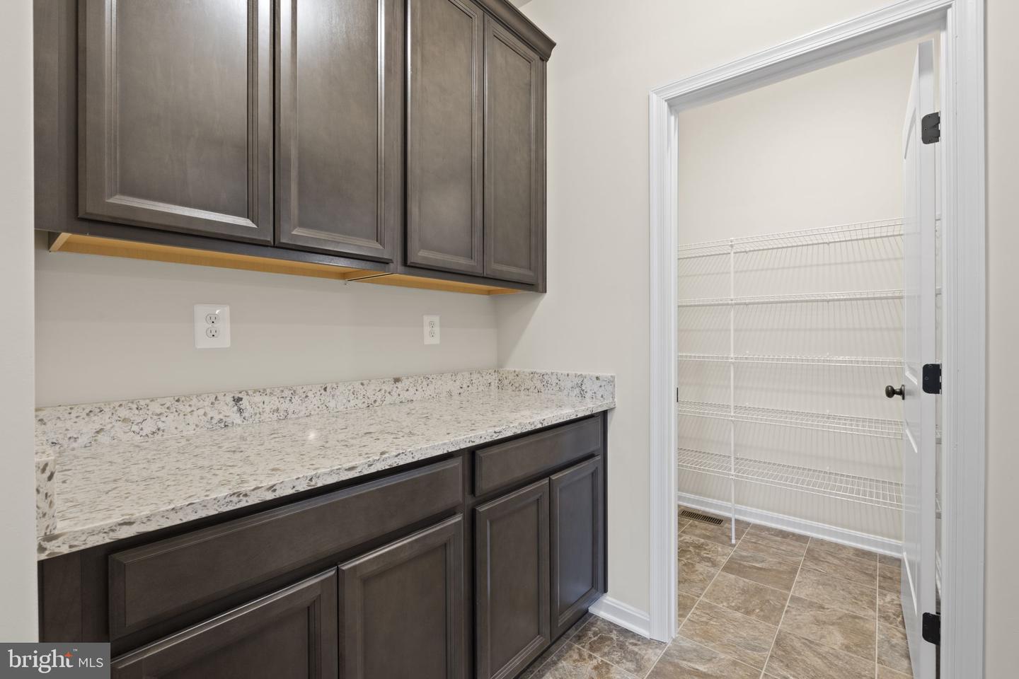 23348 Lindsay Dr Property Photo 8