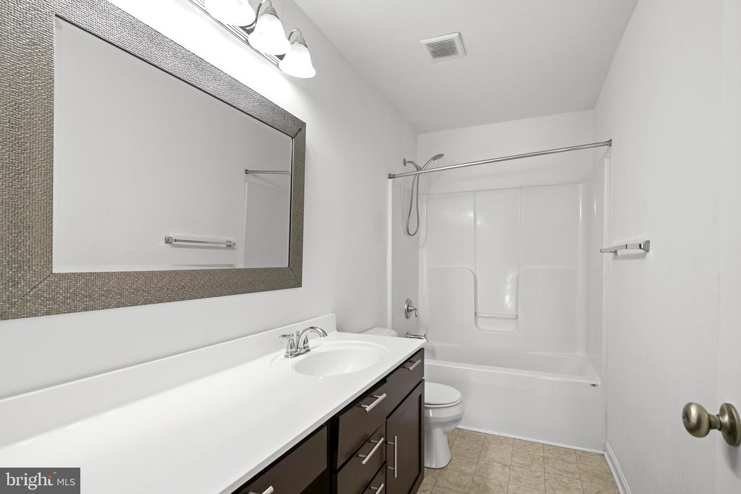 21169 Elizabeth Hill St Property Photo 23