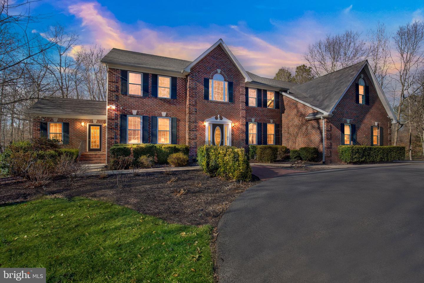 Avenmar Real Estate Listings Main Image
