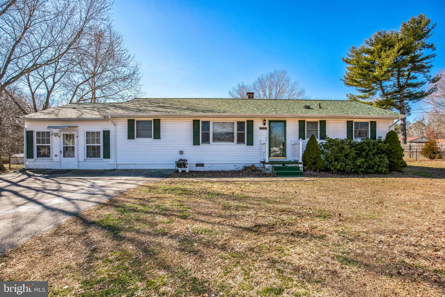 24415 Lakeland Dr Property Photo