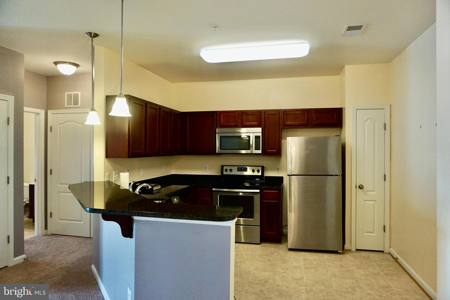 23530 F D R Blvd #206 Property Photo 9
