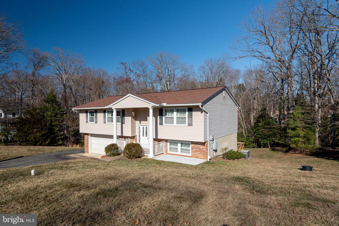 22362 Armstrong Dr Property Photo 3