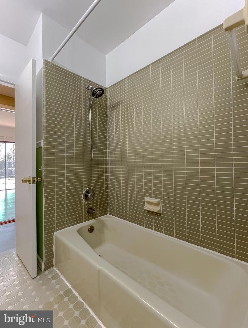 40827 Lake And Breton View Dr Property Photo 47