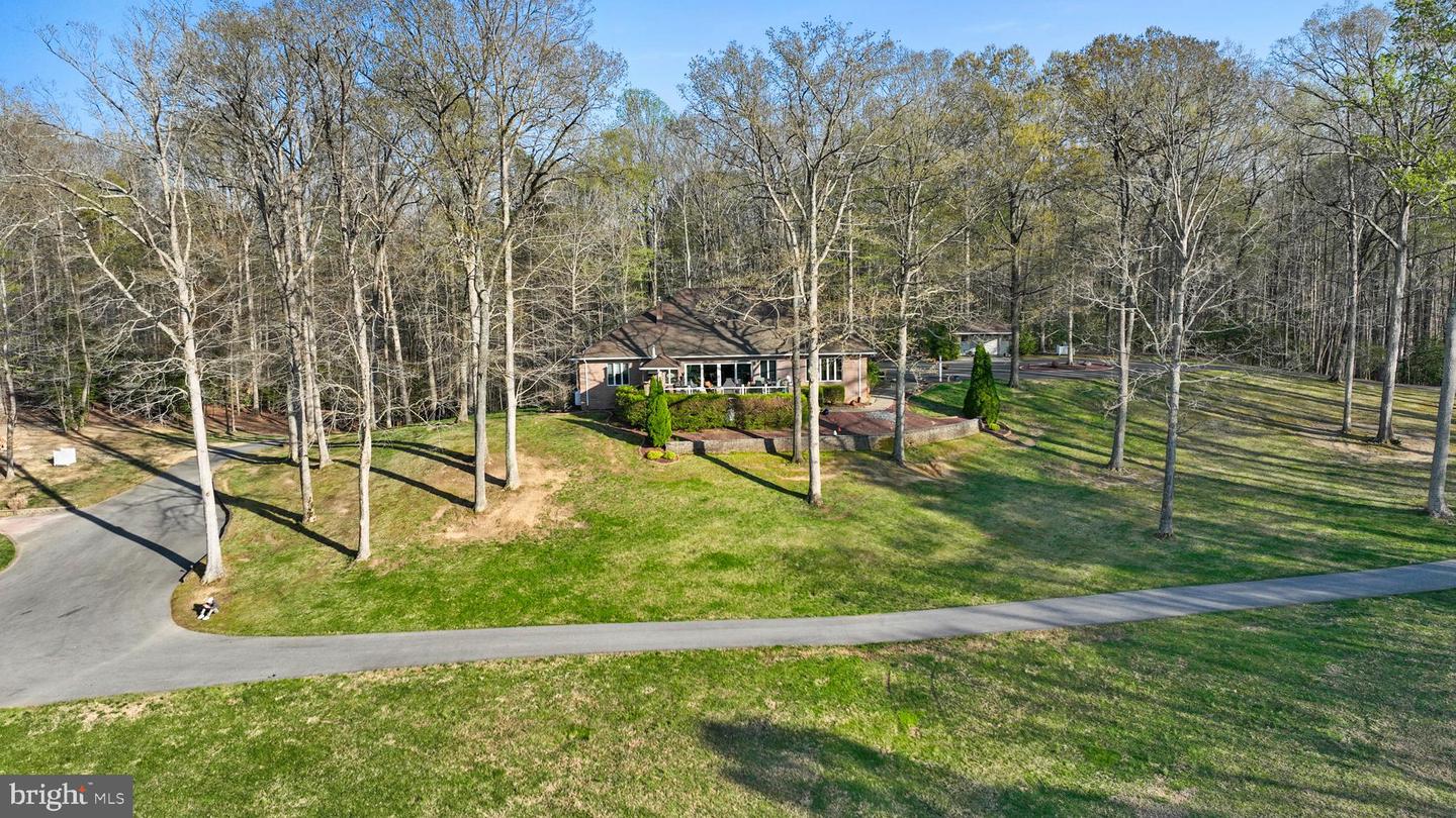 41998 Pleasant Valley Ct Property Photo 9