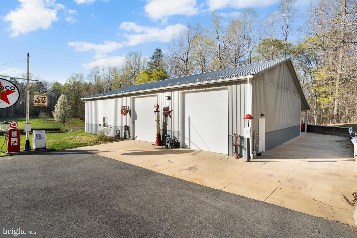 41998 Pleasant Valley Ct Property Photo 49