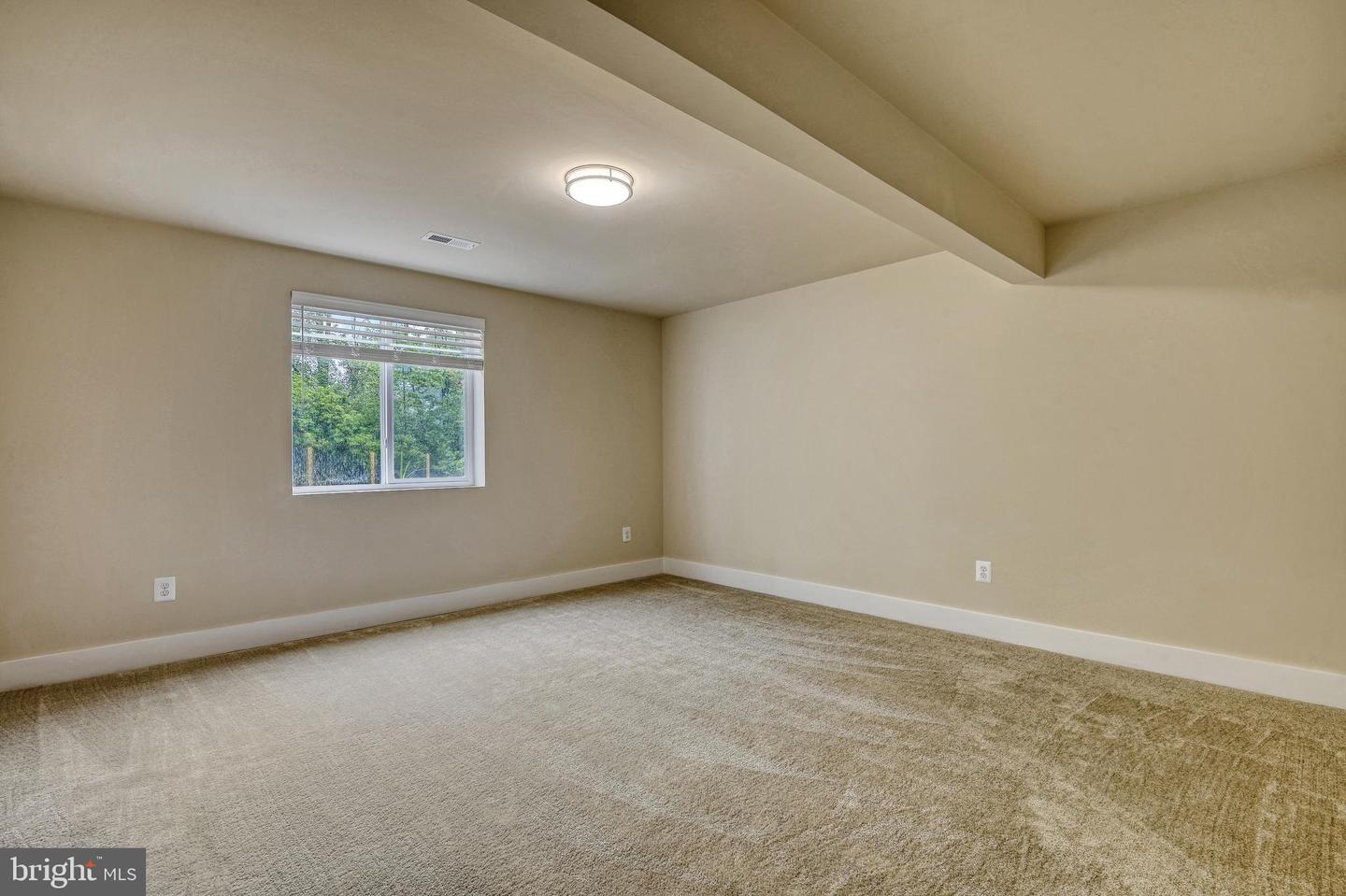 19103 Windsor Property Photo 34