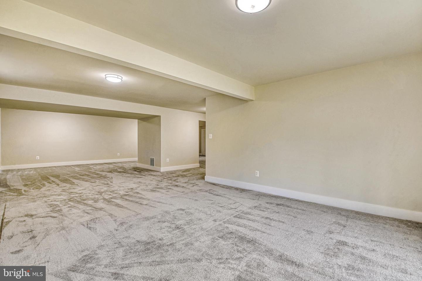 19103 Windsor Property Photo 36