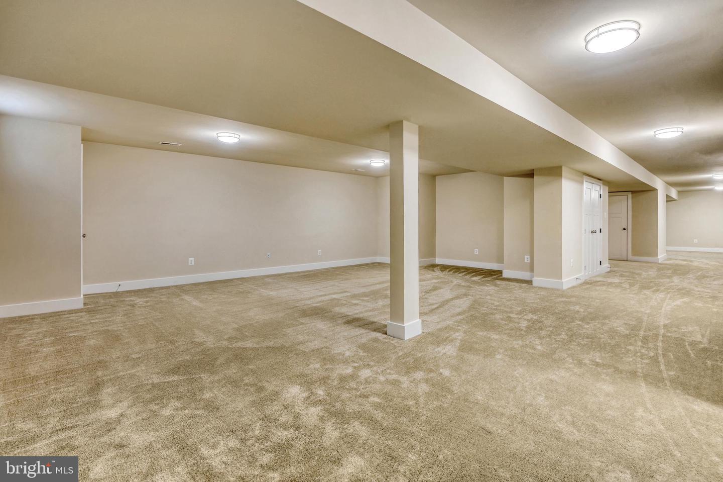 19103 Windsor Property Photo 43