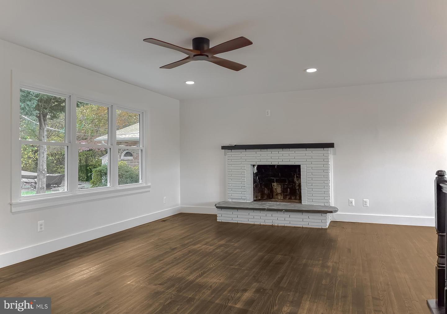 43088 Island View Property Photo 6
