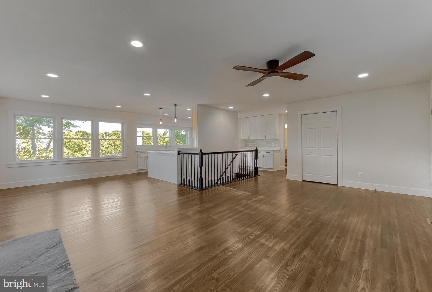 43088 Island View Property Photo 10