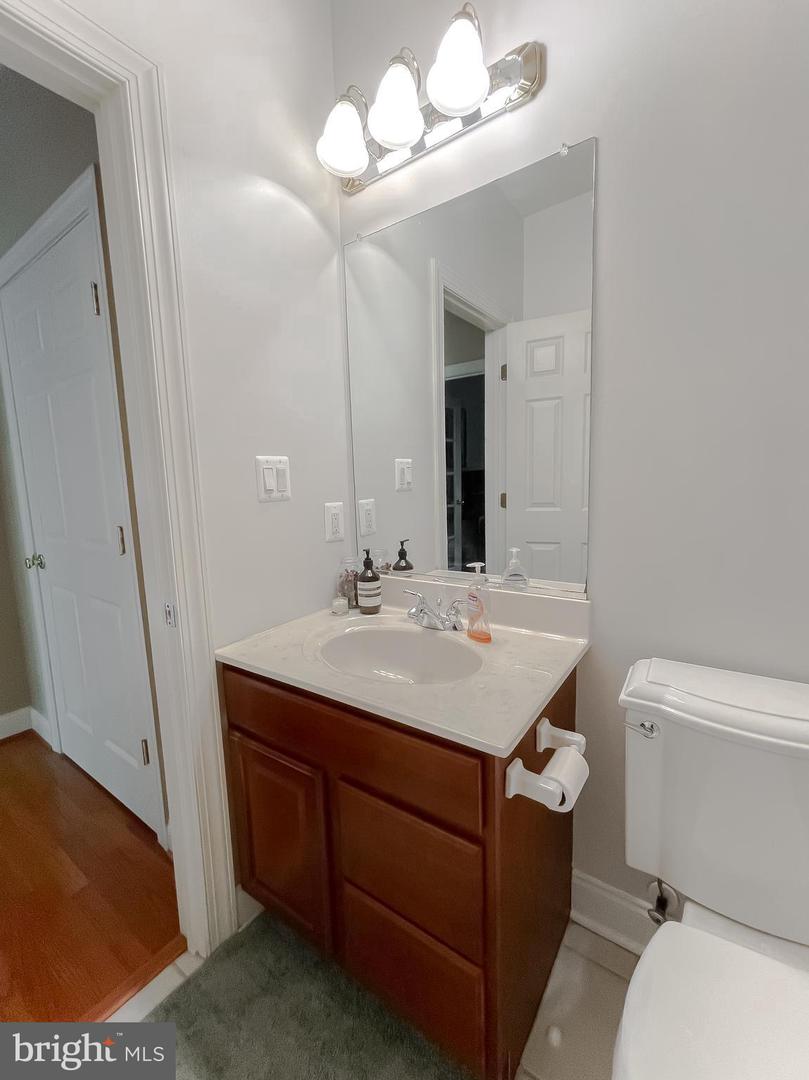 23273 Nicholson St Property Photo 43