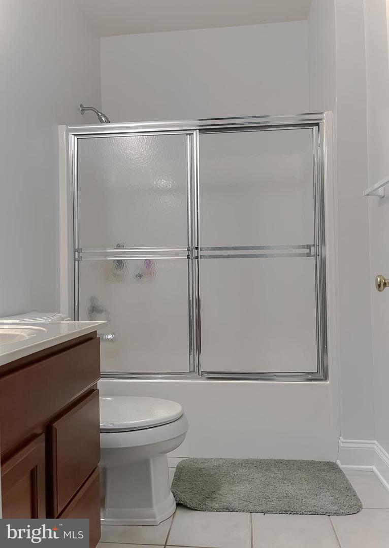 23273 Nicholson St Property Photo 44