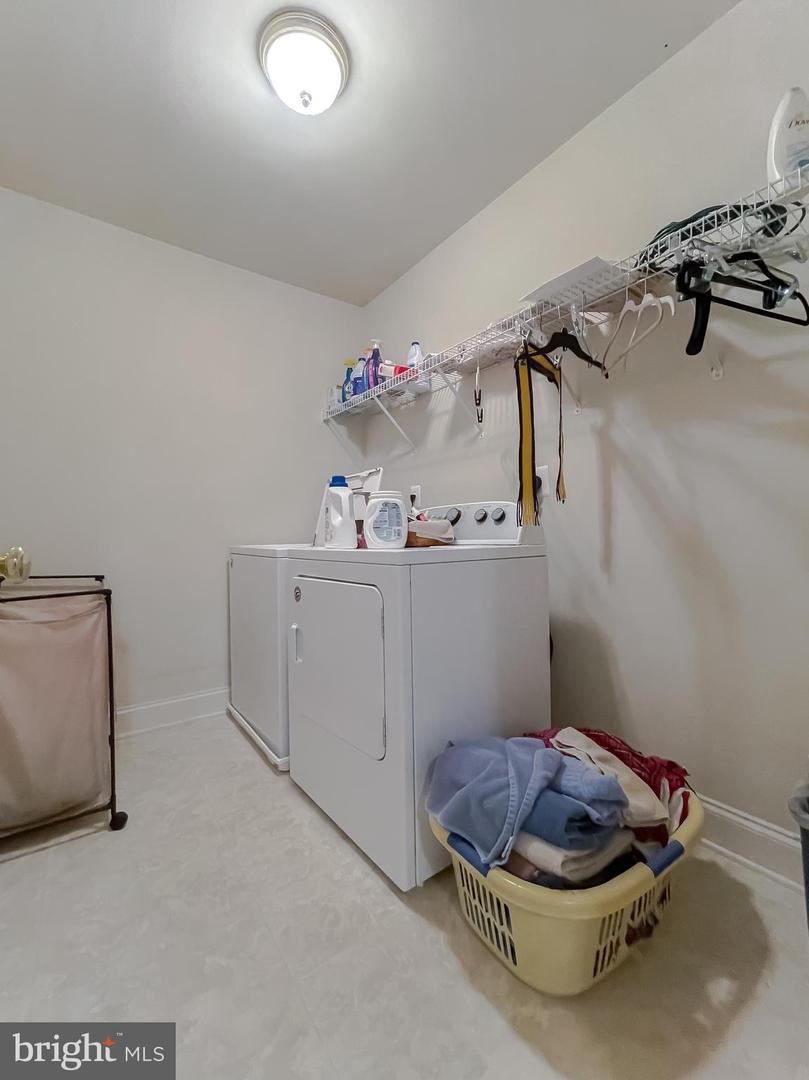 23273 Nicholson St Property Photo 50