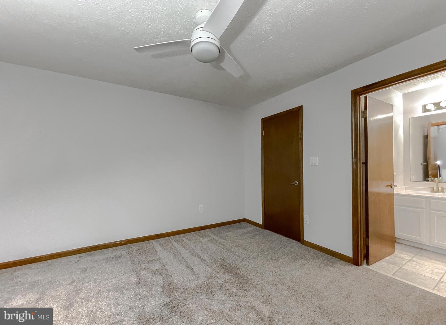 23240 Rosewood Ct #5 Property Photo 5