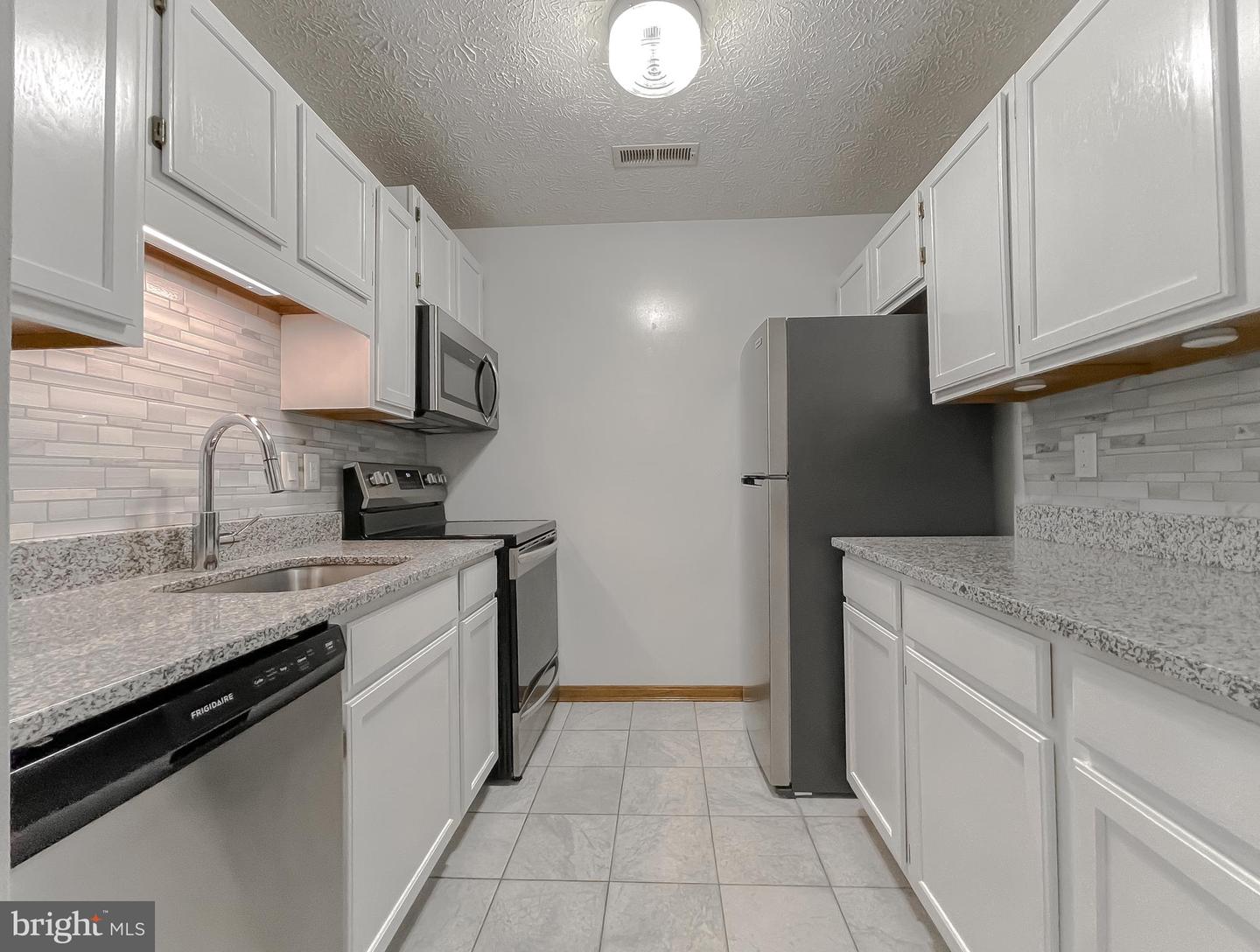 23240 Rosewood Ct #5 Property Photo 8