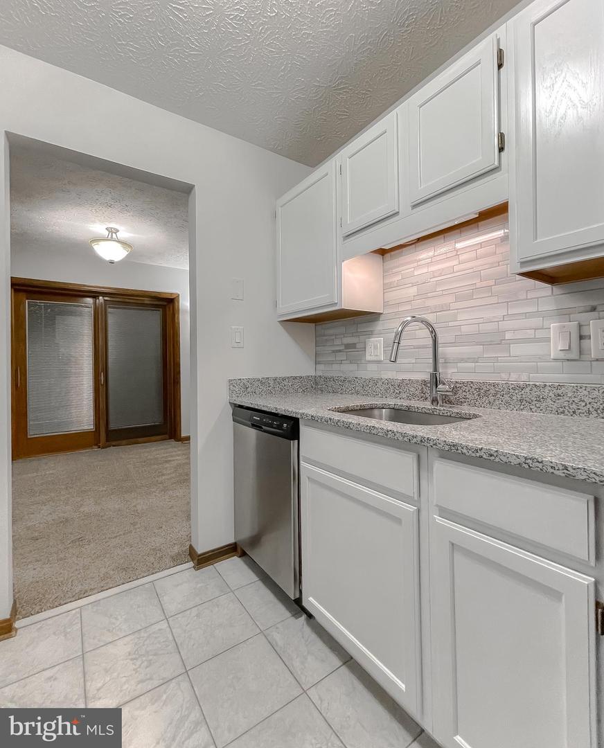 23240 Rosewood Ct #5 Property Photo 12