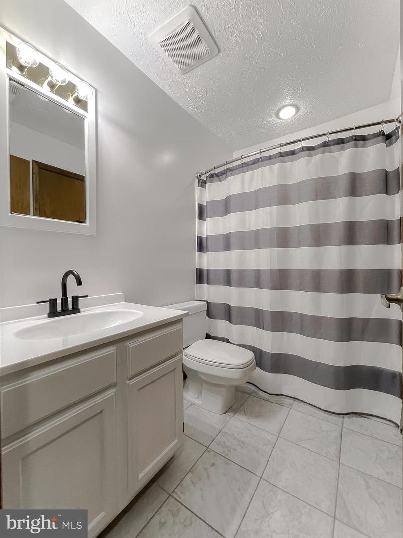 23240 Rosewood Ct #5 Property Photo 15