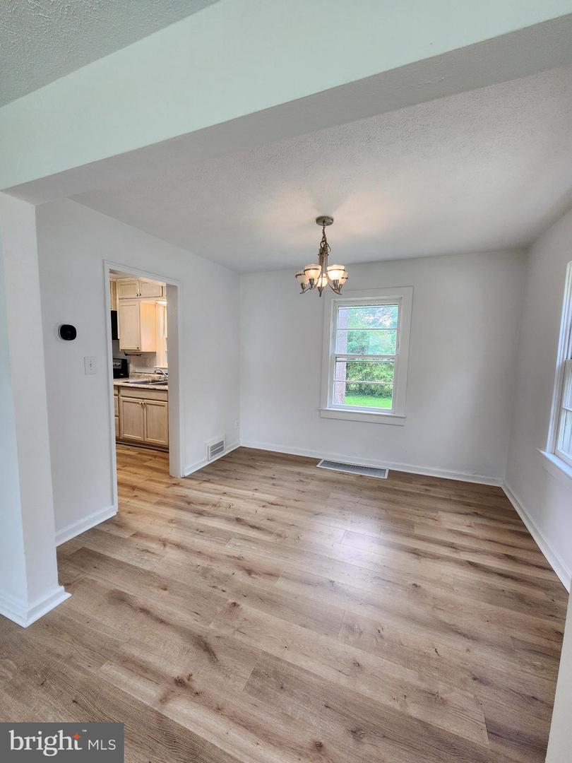 21713 Cabot Pl Property Photo 7
