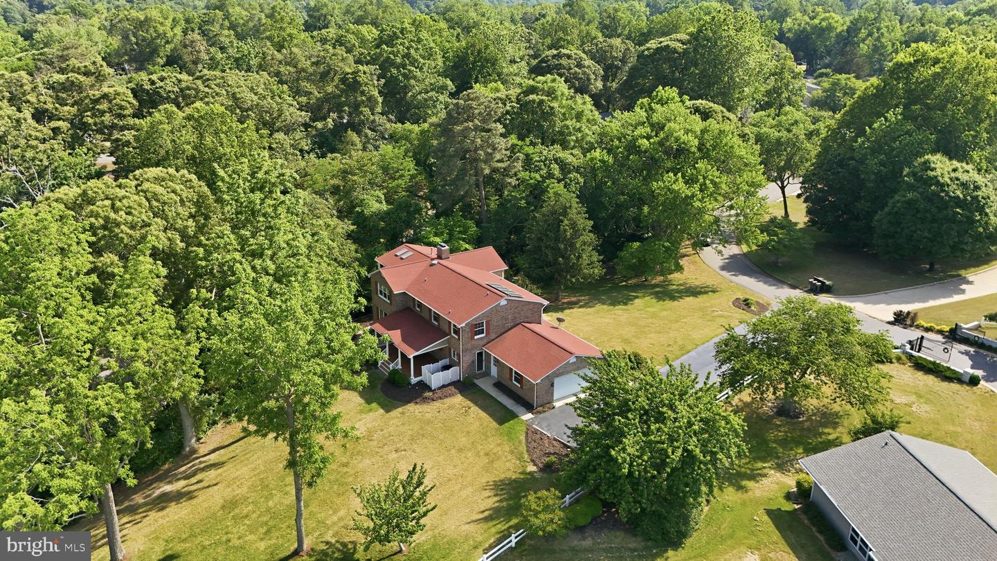 23500 River Rd Property Photo 8