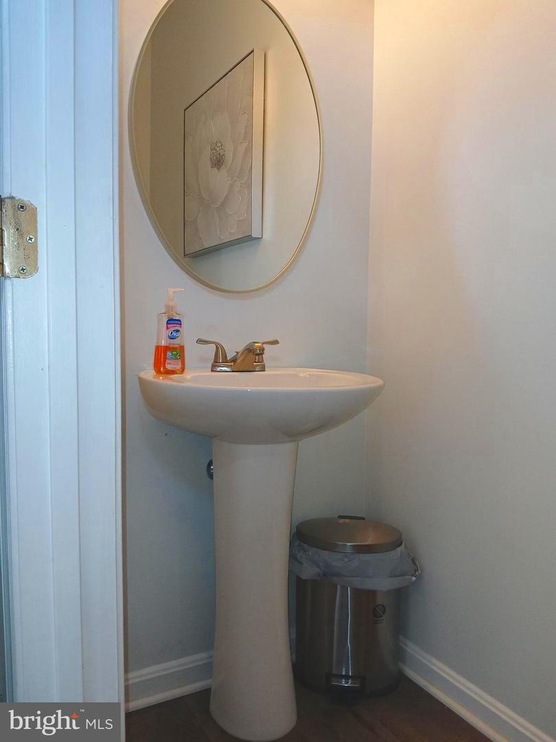 22767 Ventura Way Property Photo 8