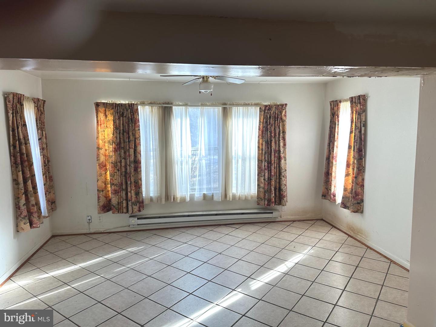 36061 Roosevelt Blvd Property Photo 3