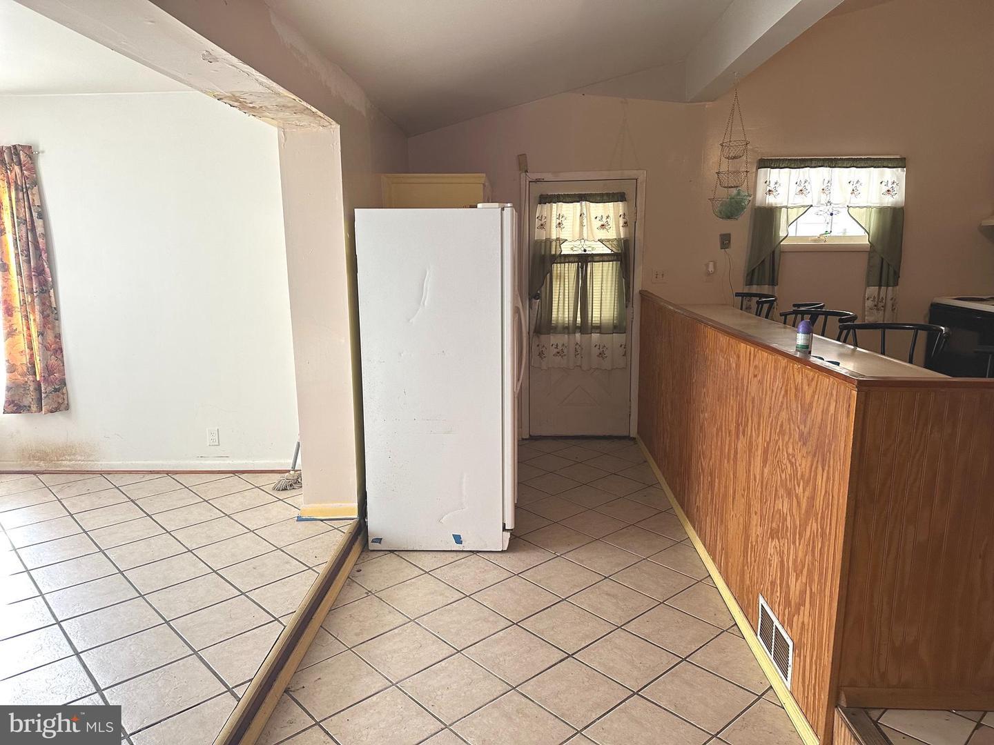 36061 Roosevelt Blvd Property Photo 4