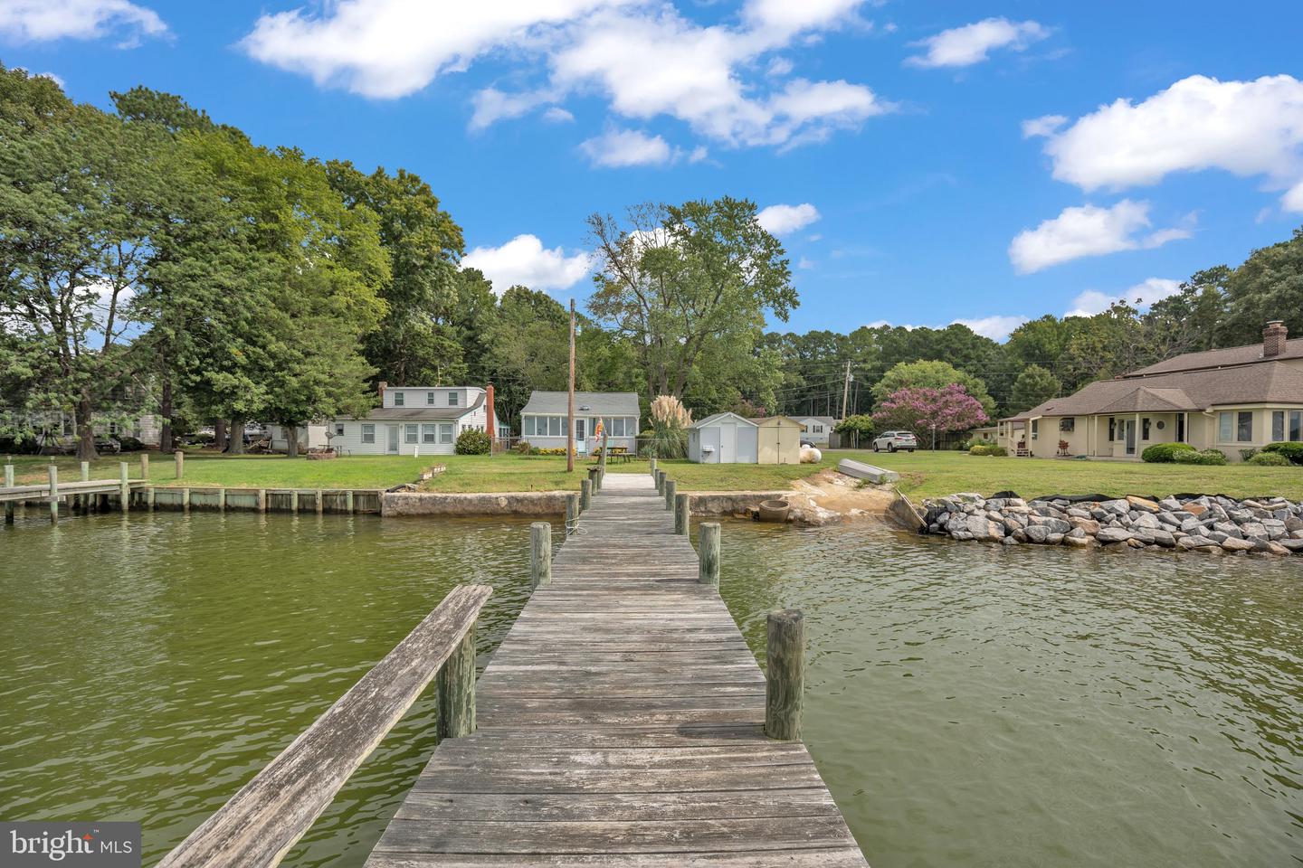 20798 Waterside Dr Property Photo 3
